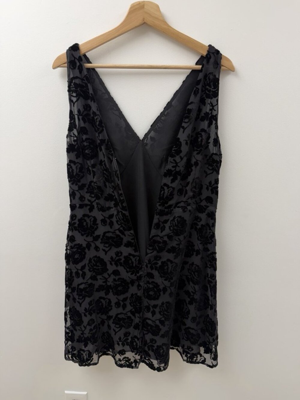 GAP Women's Velvet Floral Mini Dress Black Sz M NWT - Picture 5 of 11